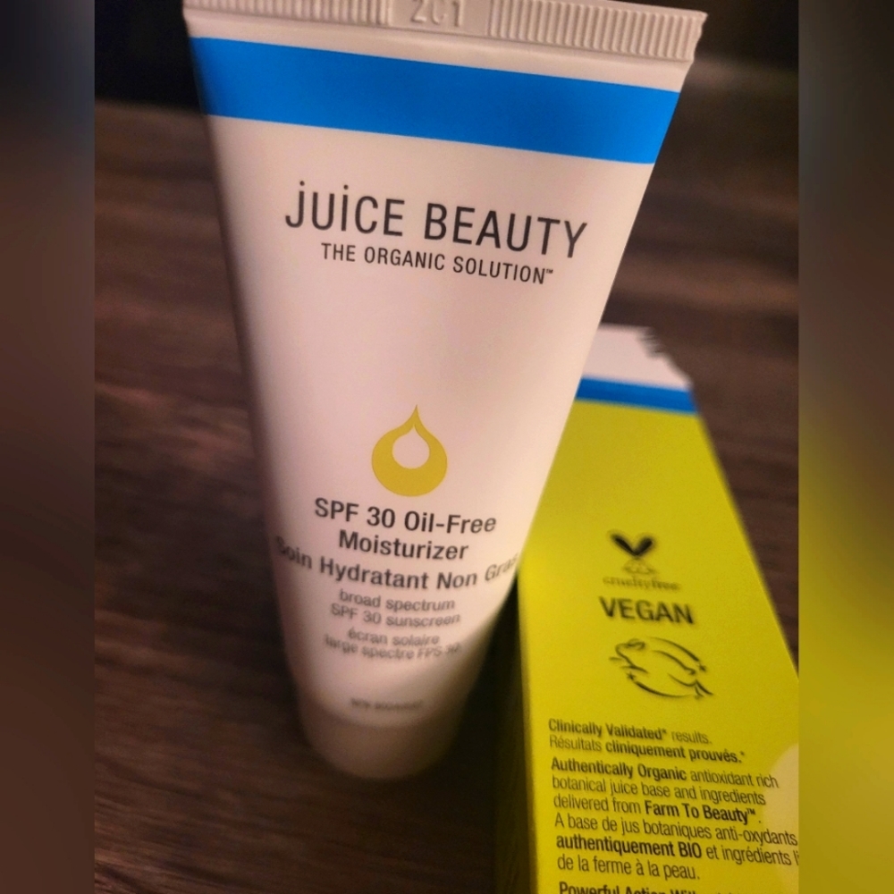 NEW Juice Beauty SPF 30 Oil-Free Moisturizer